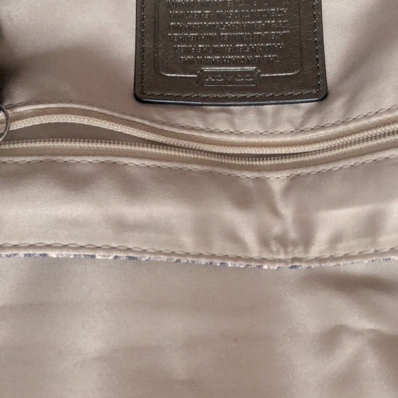 ✨Coach Cross Body Purse✨ - Picture 4 of 5